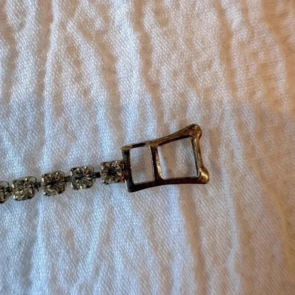 Silver with Pearl bead and crystal necklace. - Picture 4 of 6